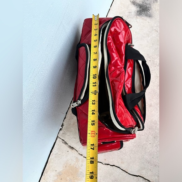 Travel computer or small duffle bag with wheels and extended handle for travel - Picture 15 of 16